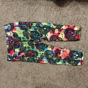 Constantly Varied Gear CVG Tie dye skulls Capri size large